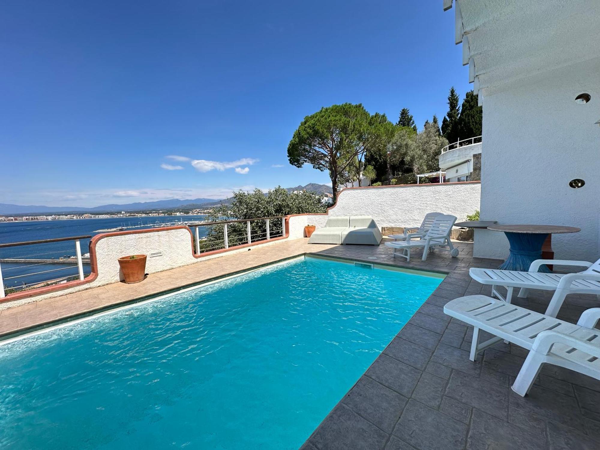 Agi Villa Poncella Roses Exterior photo
